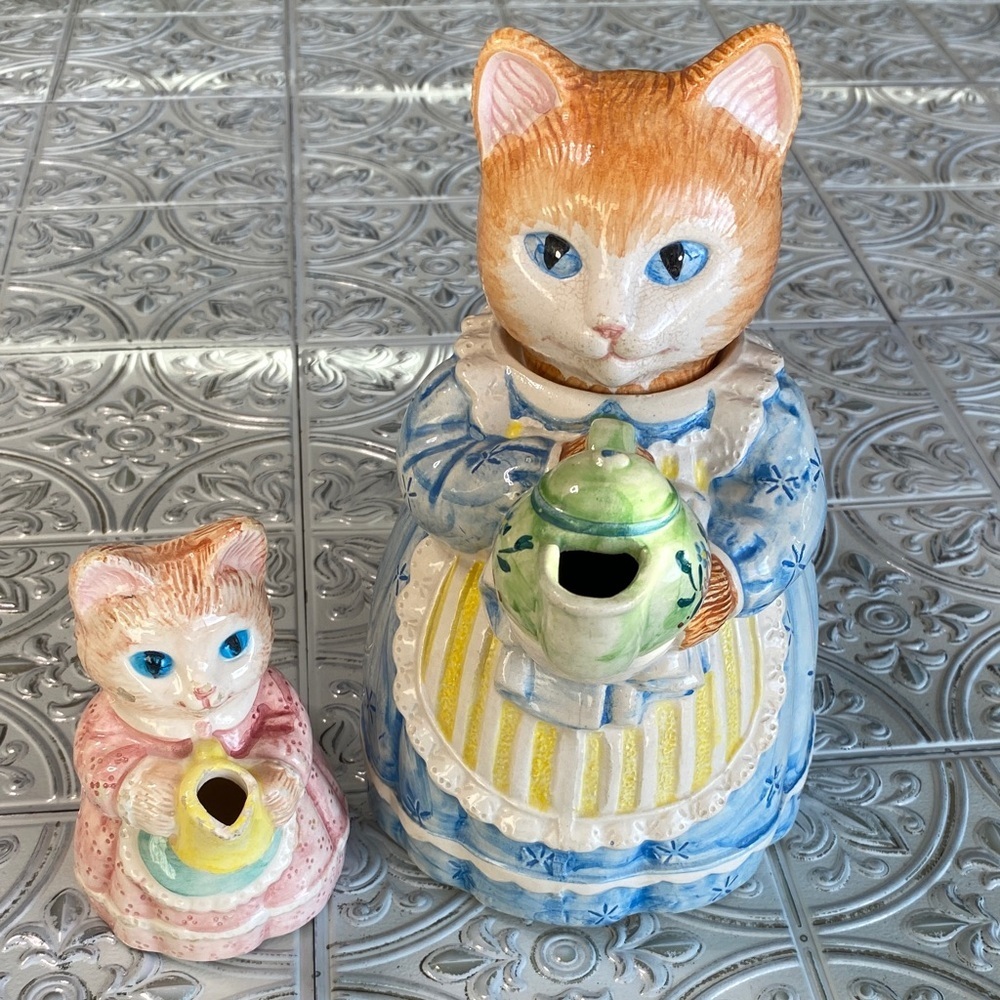 Vintage 1992 Avon Country Purrfection Cat Teapot Figurine Set Cottagecore